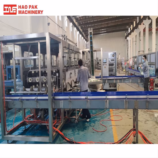 300bph 식용수 가공 기계 순수한 물 충전물 기계 선형 식용수 병 채우게